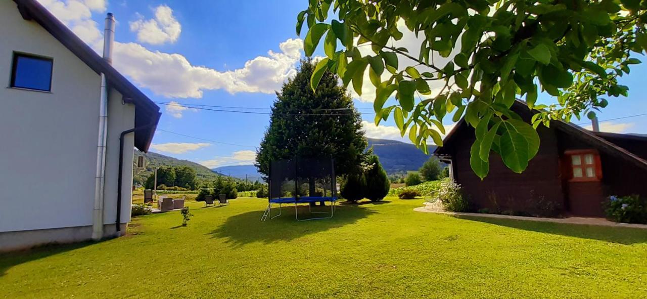 Wooden House Nela Near Plitvice Lakes スモーヤナク エクステリア 写真